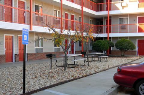 Stay Inn & Suites - Stockbridge Exterior foto