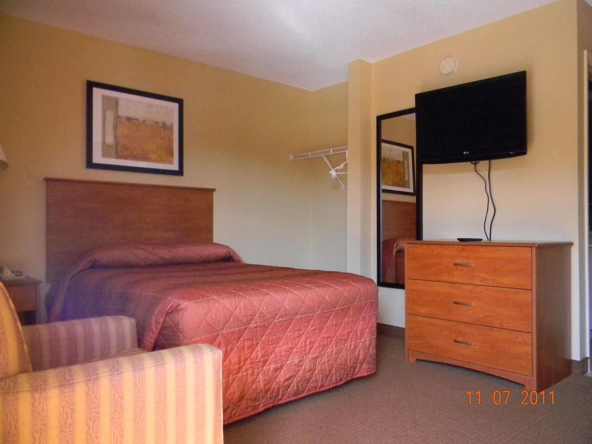 Stay Inn & Suites - Stockbridge Exterior foto