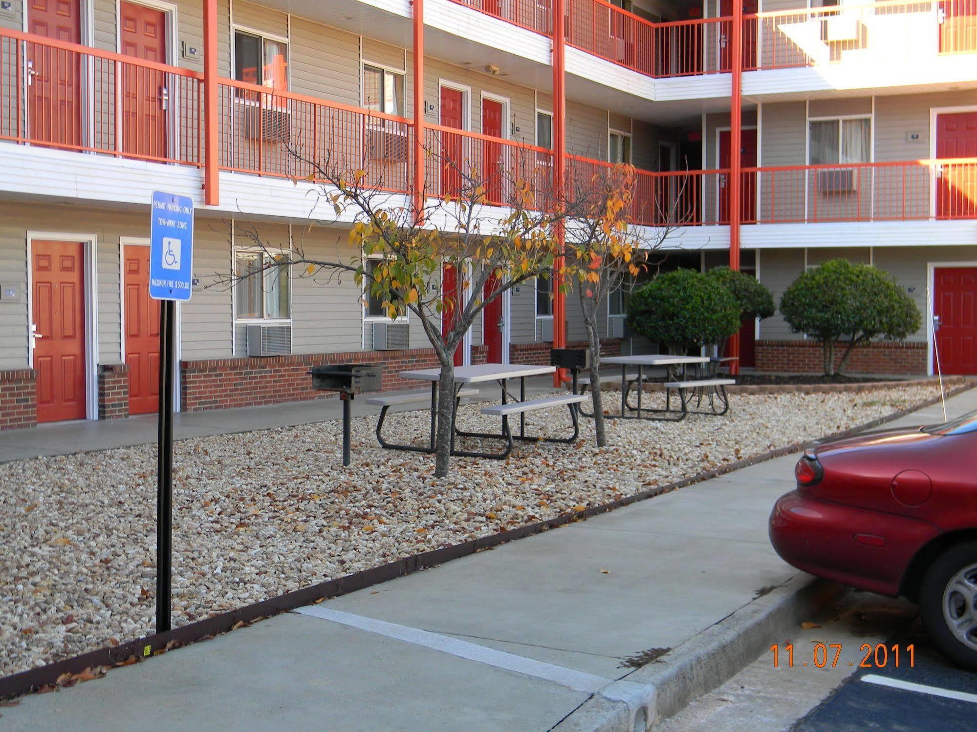 Stay Inn & Suites - Stockbridge Exterior foto